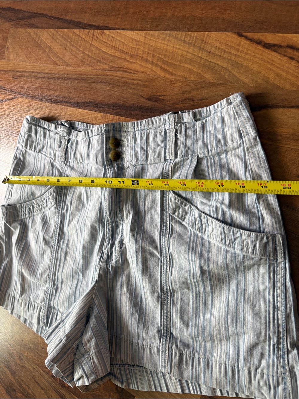 American Eagle Outfitters Light Blue & White Striped Women's Shorts Size 14 - Picture 11 of 11